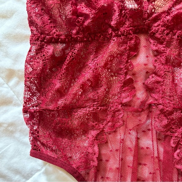 Elegant Lace Bodysuit - Red - Picture 6 of 8